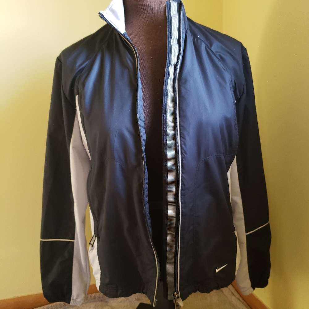 Nike sportswear windrunner